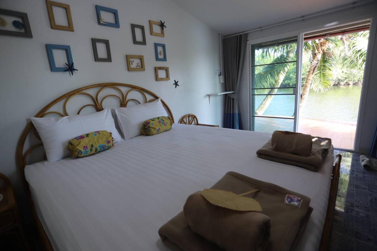 Thipwararom Homestay Takuapa Exterior photo